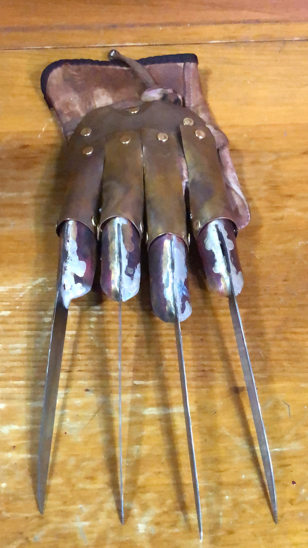 Freddy Glove