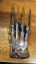 Load image into Gallery viewer, Freddy Glove
